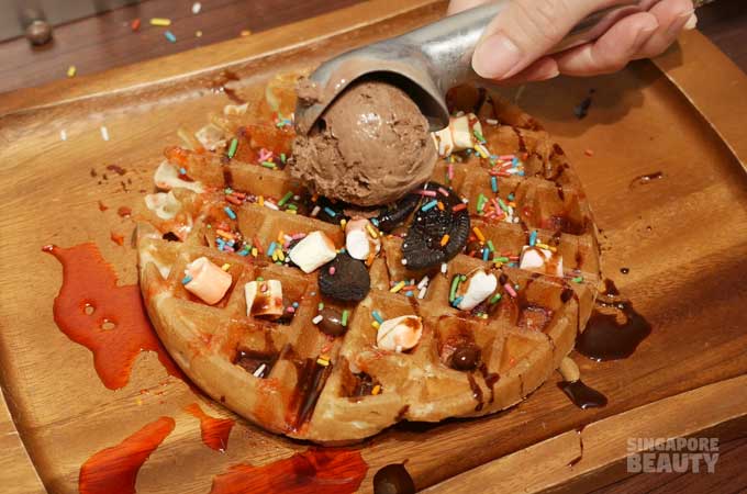 new-thai-tanic-waffle