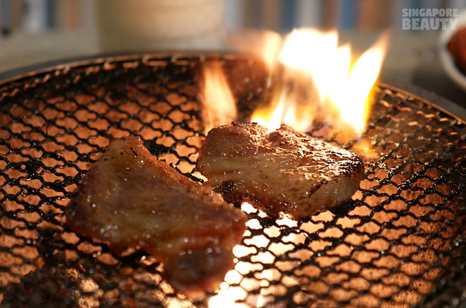 new-thai-tanic-grill-ribs-on-fire