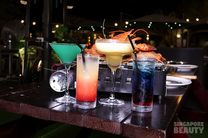 the-three-peacocks-at-labrador-park-cocktails