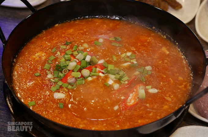 bubbling-hot-chilli-sauce