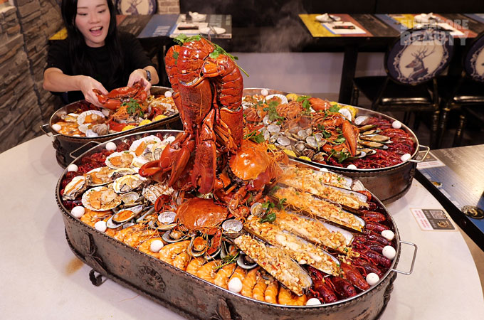giant seafood lobster feast
