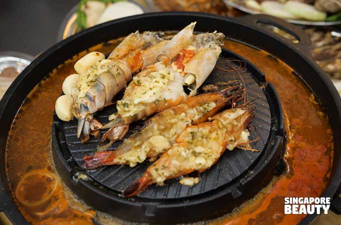 seafood-grilled-prawns-mookata