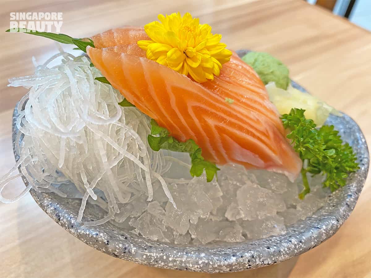 salmon-sashimi-sushi-restaurant