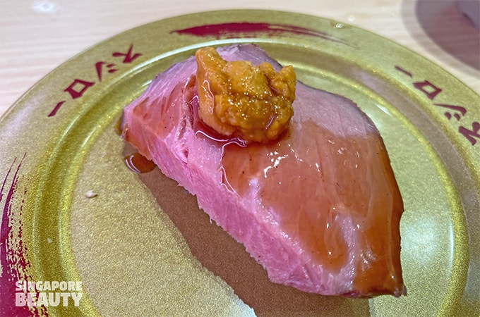 sea urchin uni roasted beef sushi