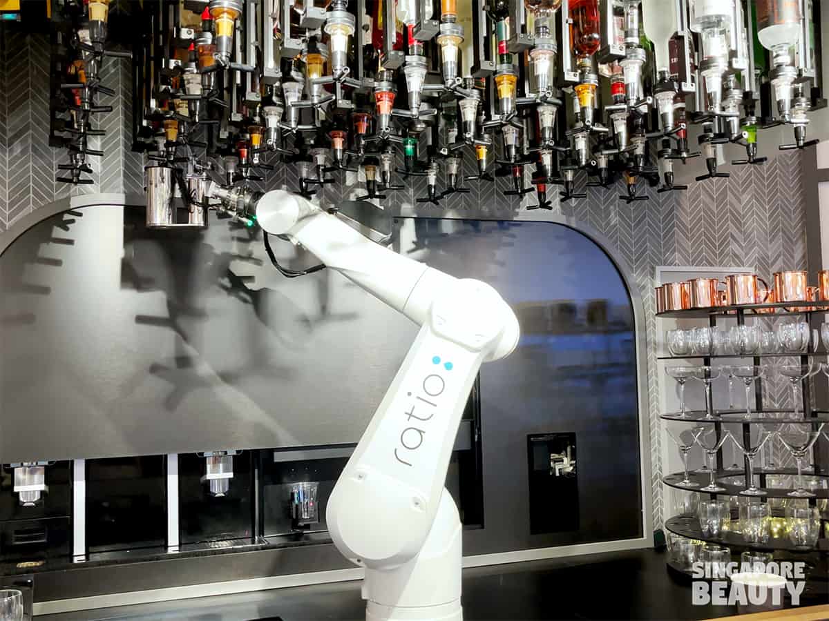 robot barista bartender