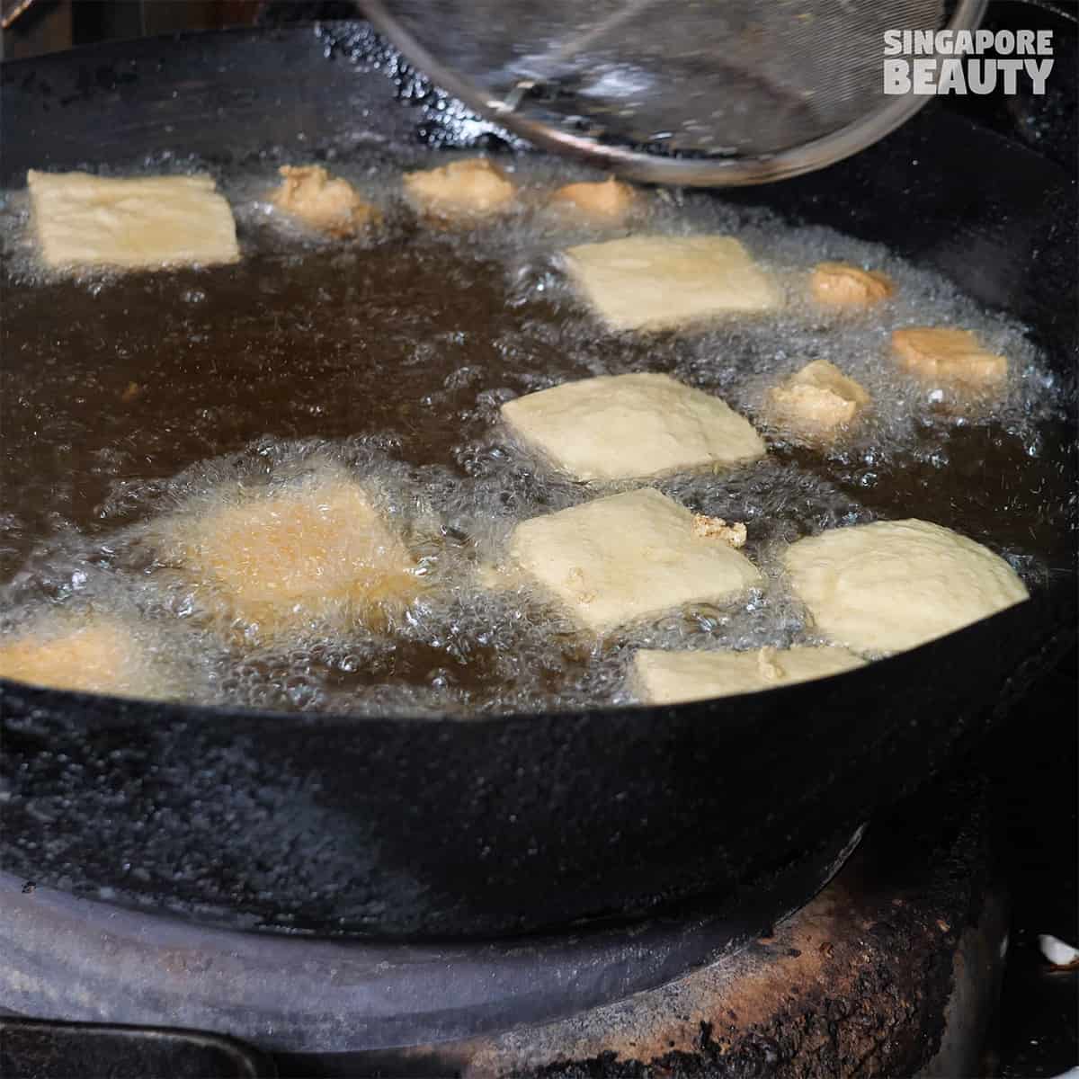 frying stinky beancurd