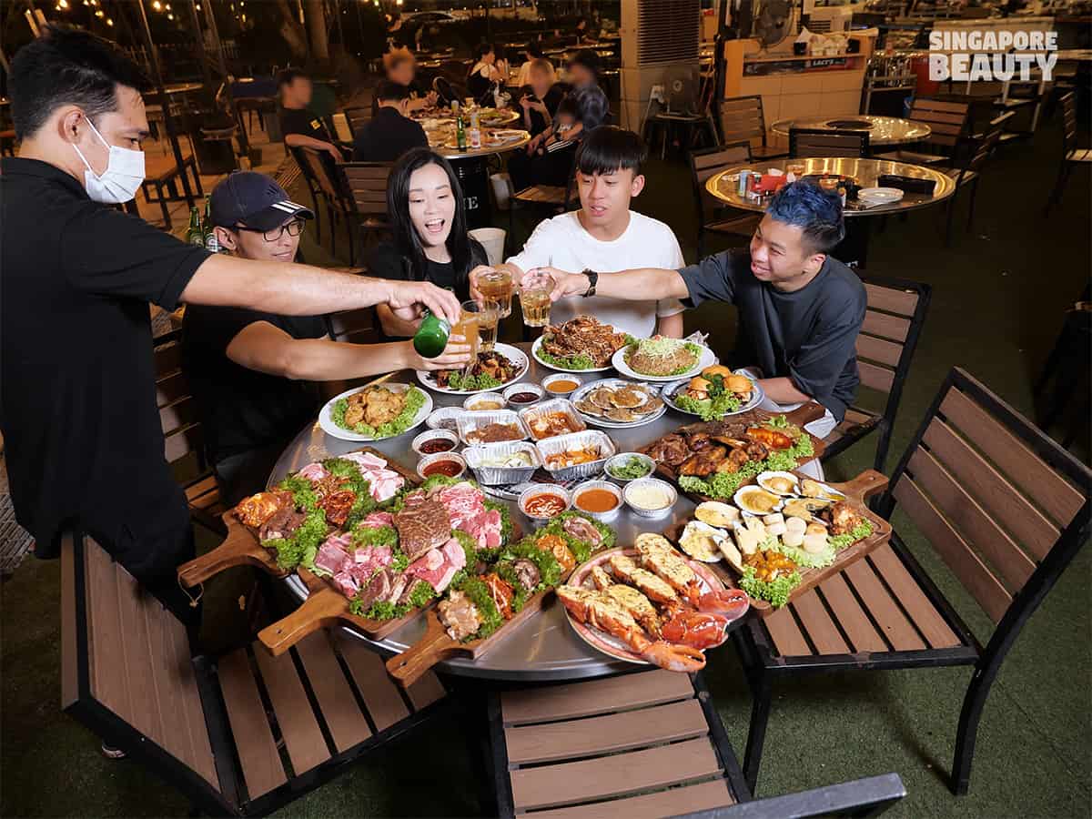 The Three Peacocks Singapore Largest Al Fresco BBQ Seafood Buffet with  Teppanyaki and Live Station - SingaporeBeauty