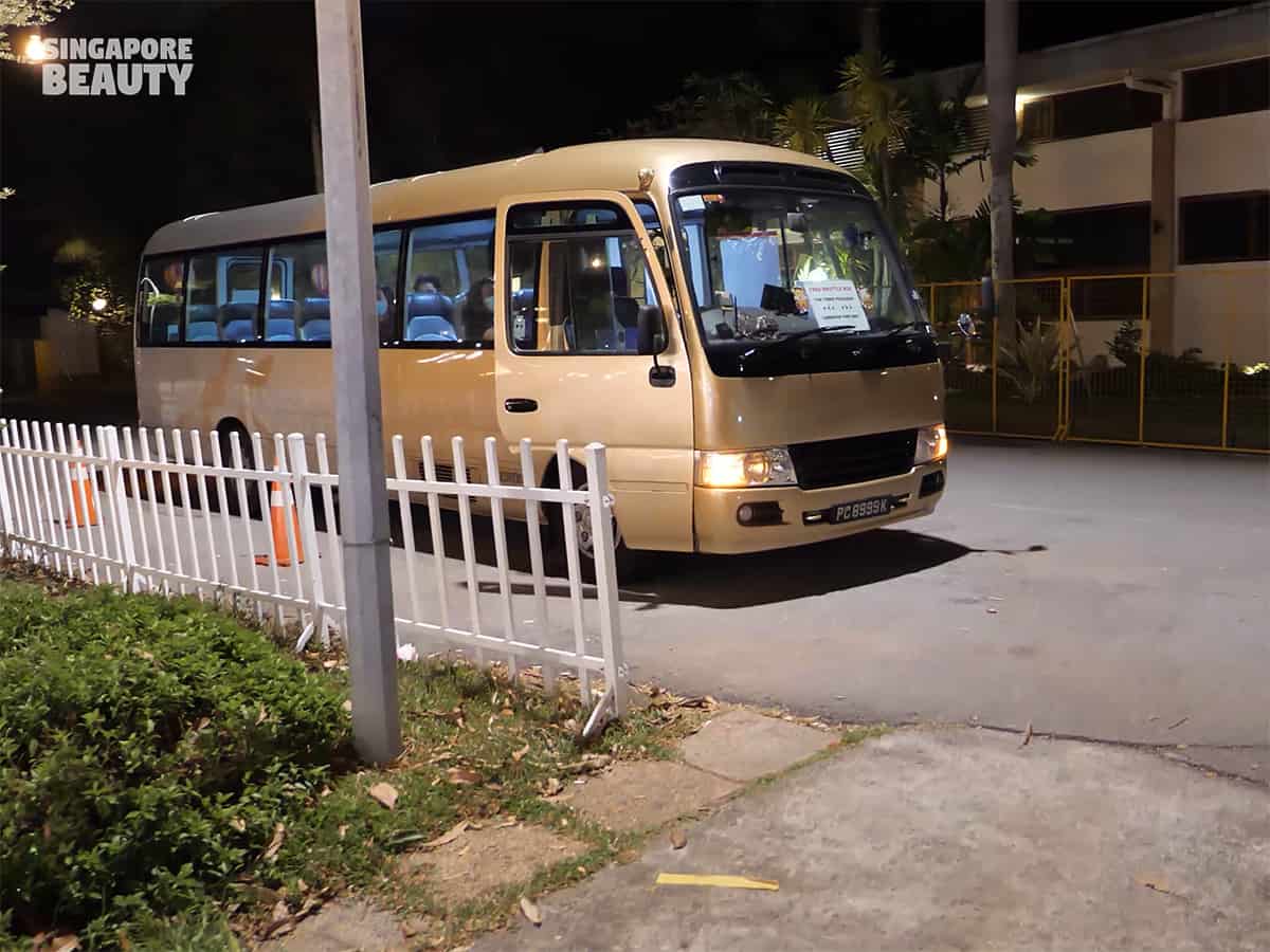 free shuttle bus to The Three peacocks