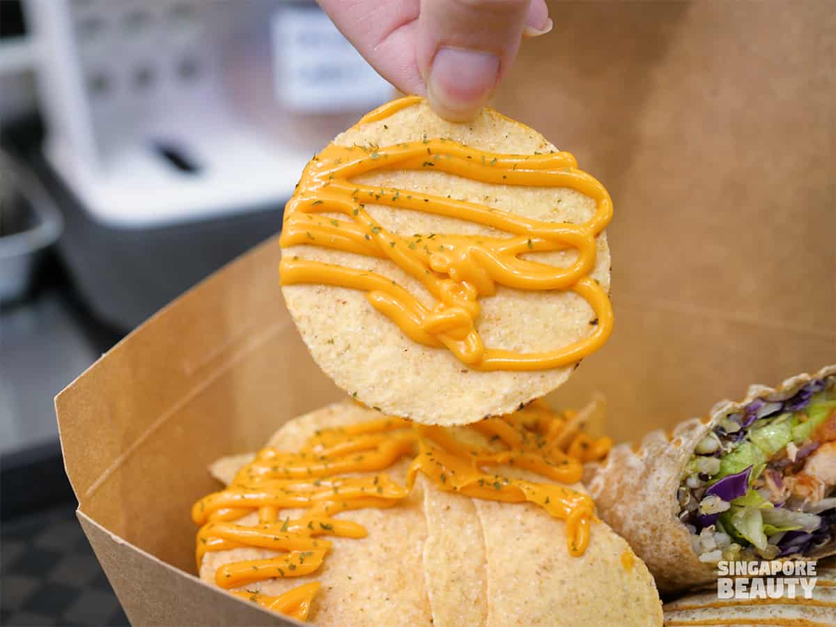 tortilla-chips-with-nacho-cheese