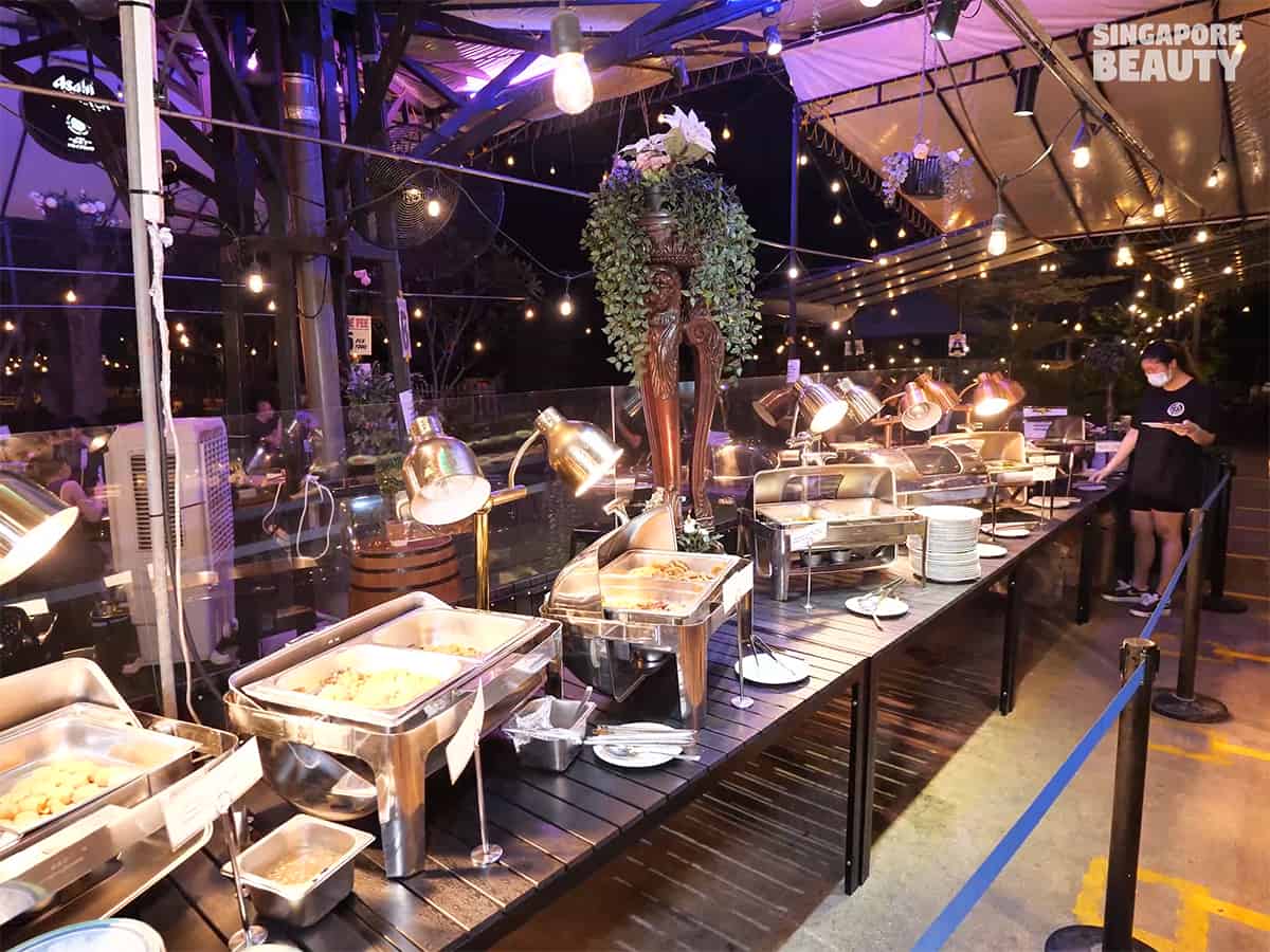 Singapore's Largest Al Fresco BBQ Buffet - The Three Peacocks -  SingaporeBeauty