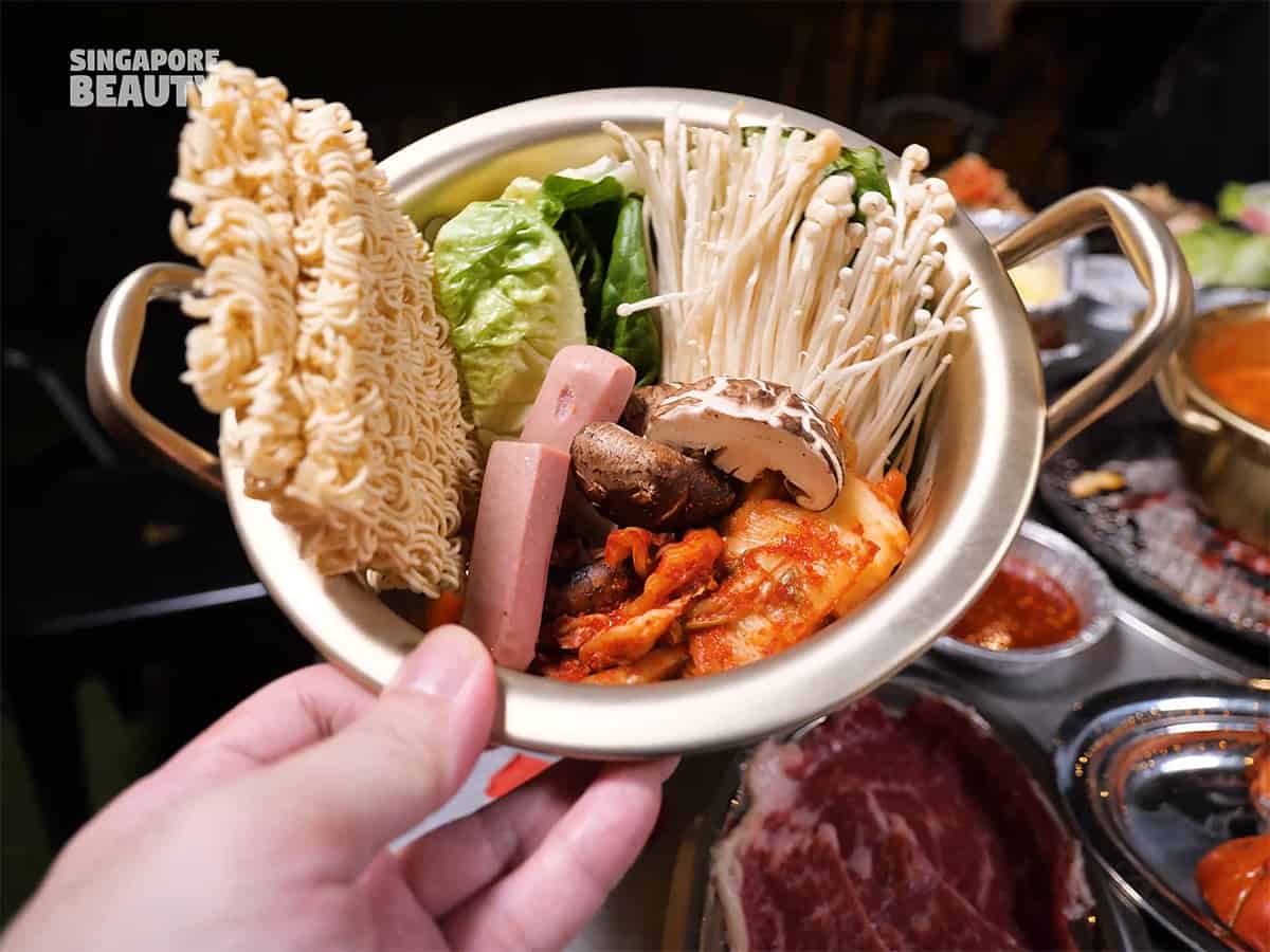 the-three-peacocks-korean-hotpot-buffet