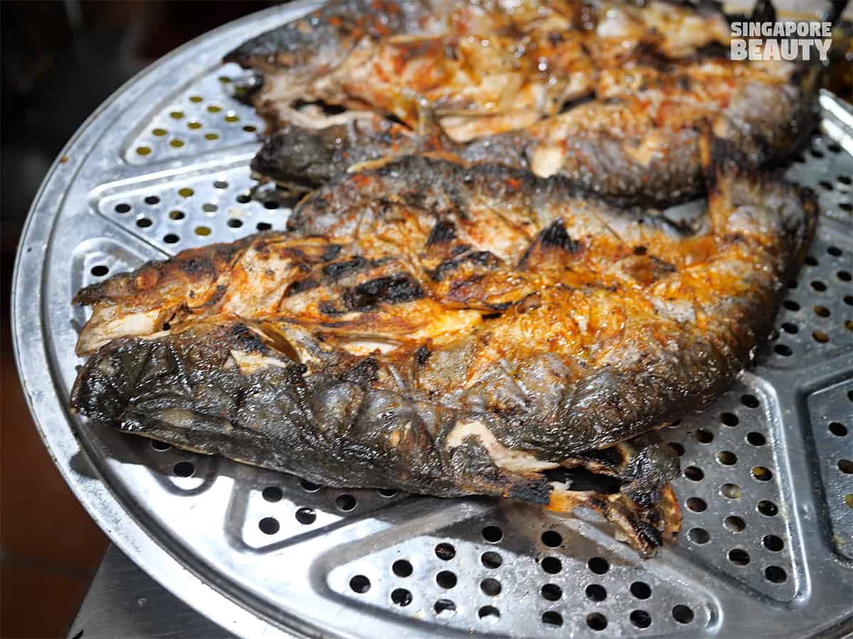 charcoal-roasted-fish