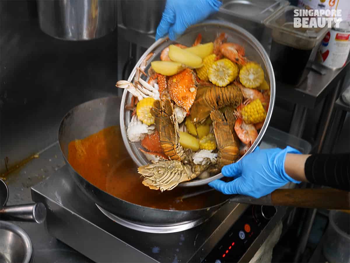 seafood-bucket-singapore