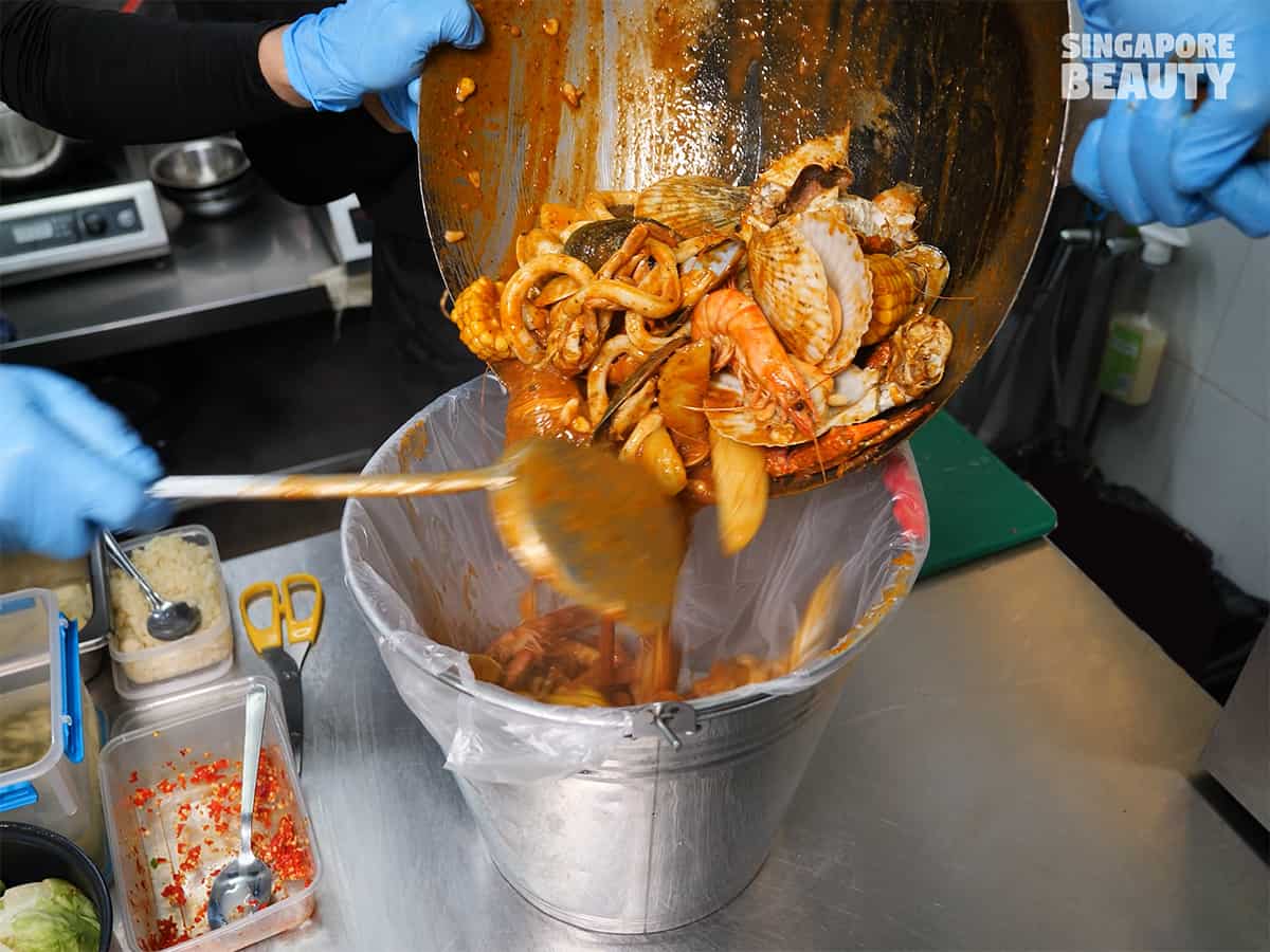 seafood-in-bucket-Singapore