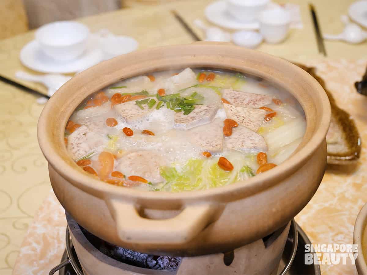 sumbao seafood review charcoal claypot fish soup hotpot