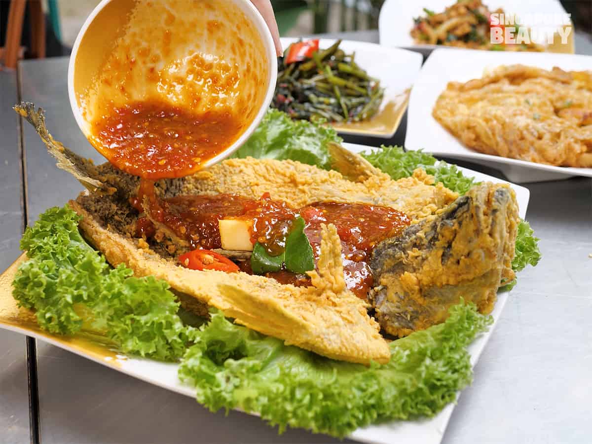 deep fried fish with thai sauce