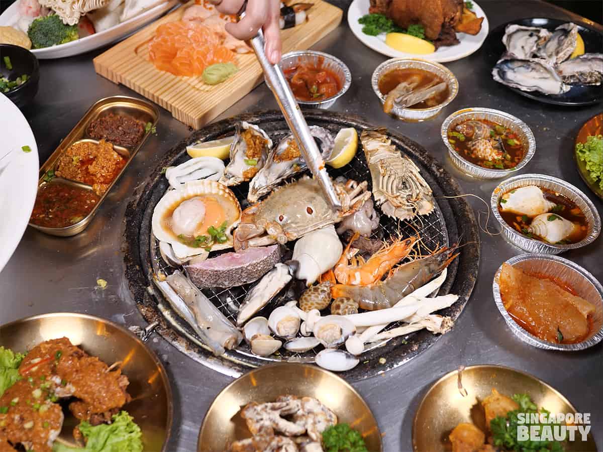 the-three-peacocks-seafood-buffet-singapore