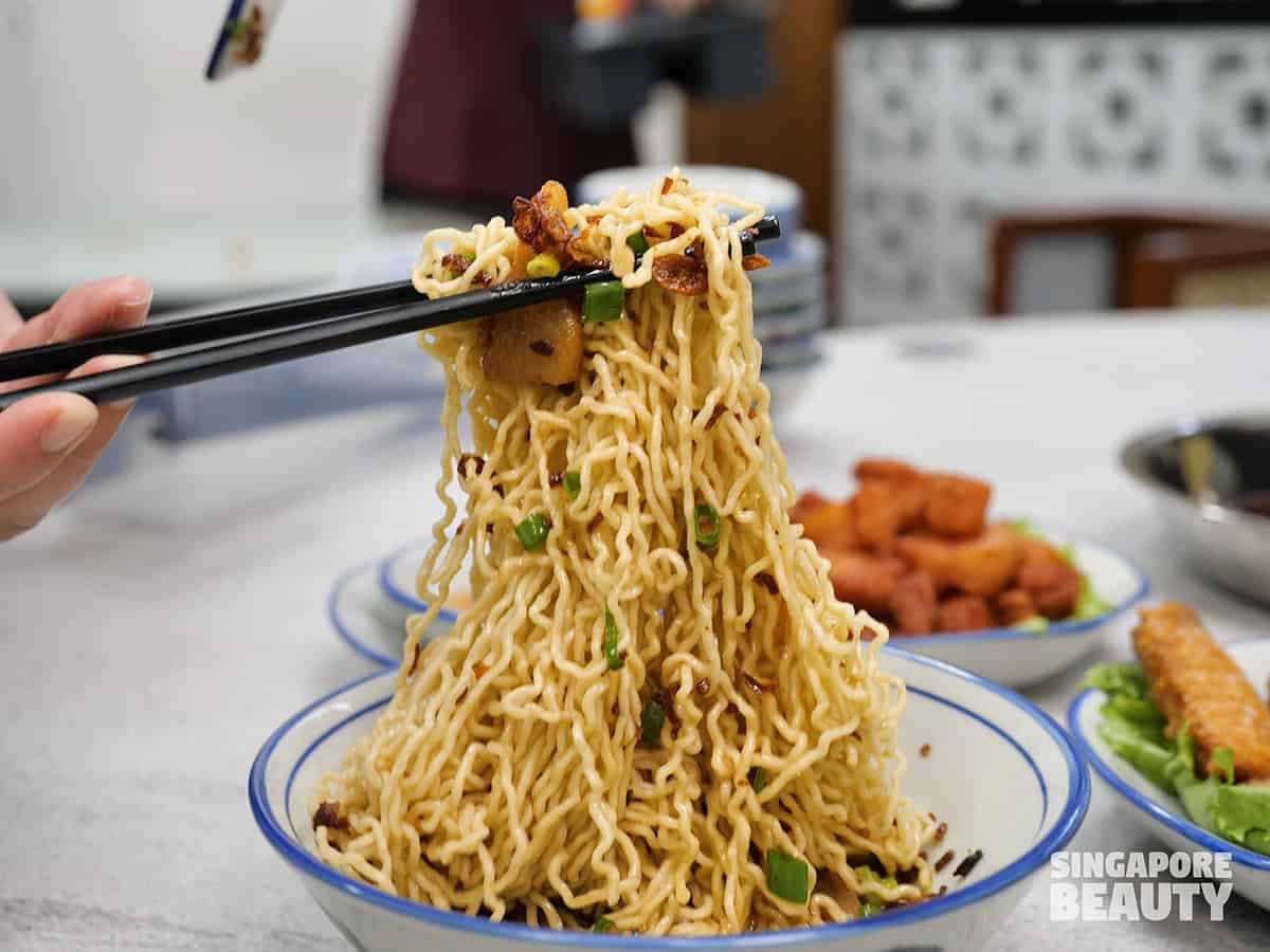 xin yue lai scallion noodle