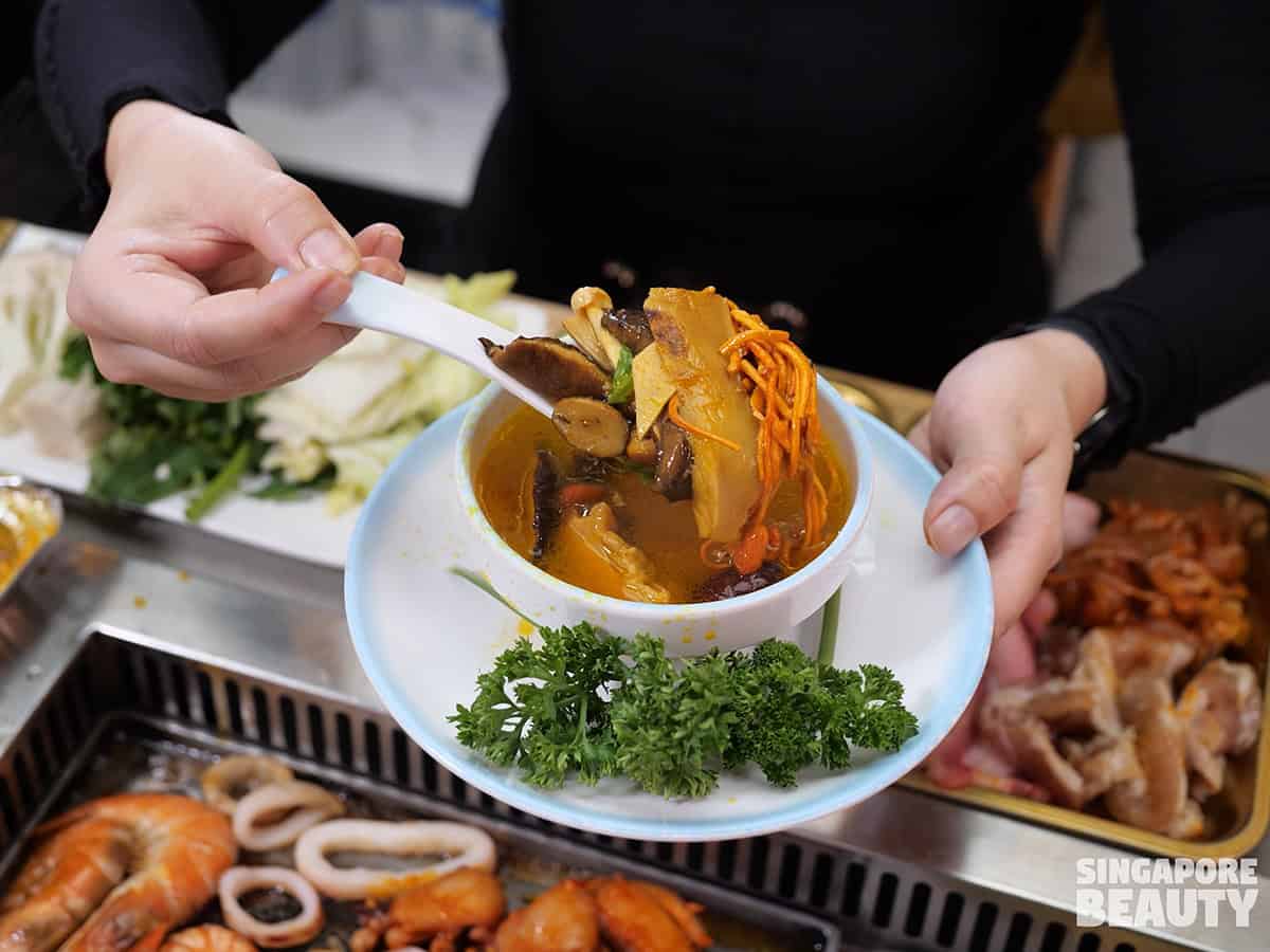 jiu-gong-ge-yunnan-wild-mushroom-hotpot-soup